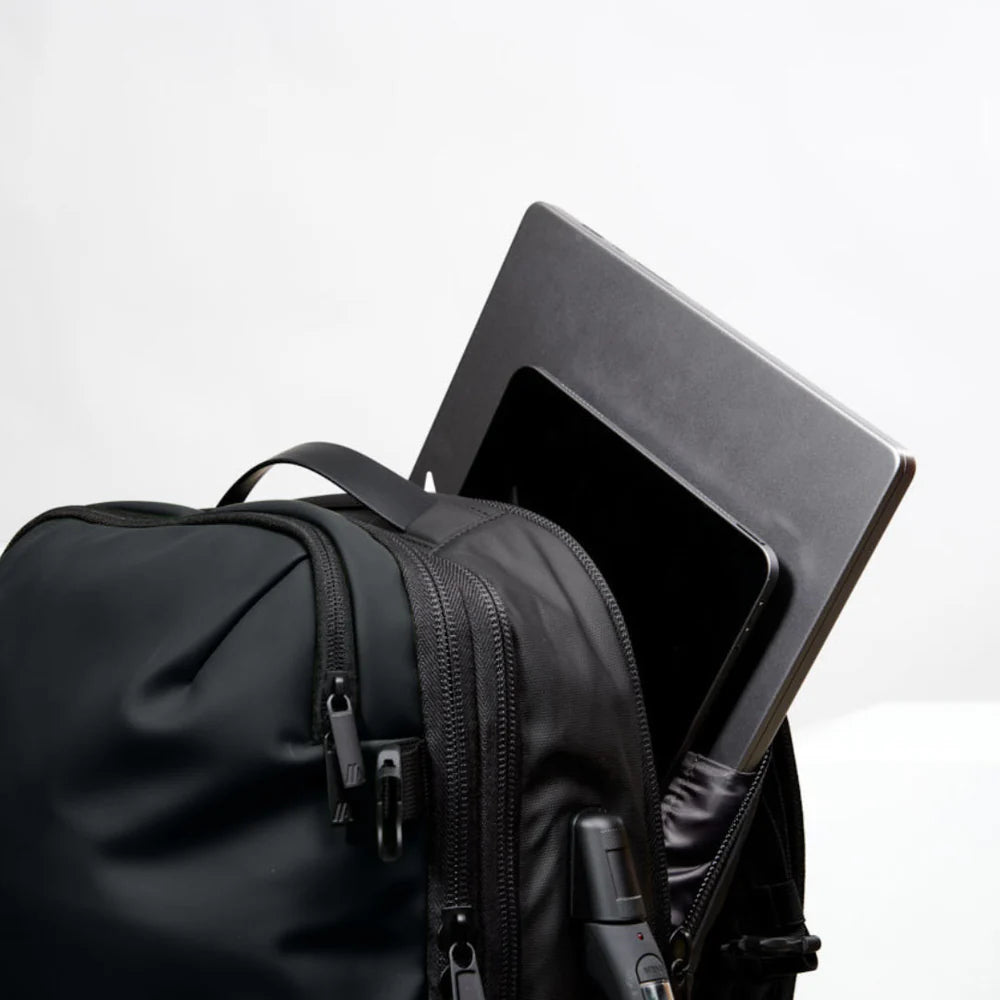 Laptop compartment of the Flovir Air Travel Bag